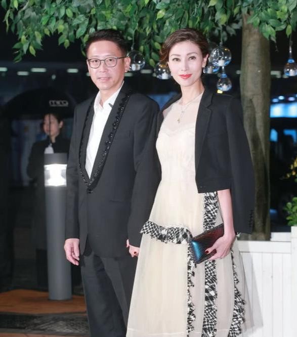 何超琼个人资料(何超琼许晋亨离婚22年)