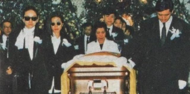 何超琼个人资料(何超琼许晋亨离婚22年)