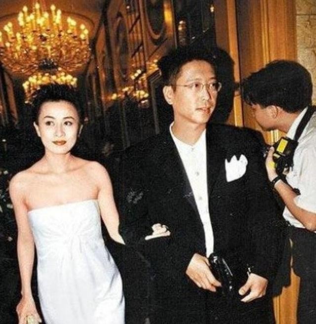 何超琼个人资料(何超琼许晋亨离婚22年)