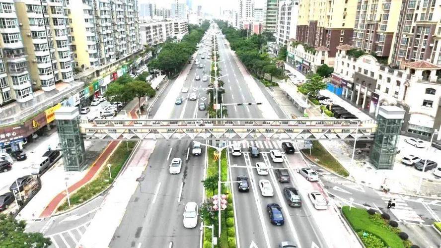 3、第二天早上可以先从麓山南路步行前往人民西路。