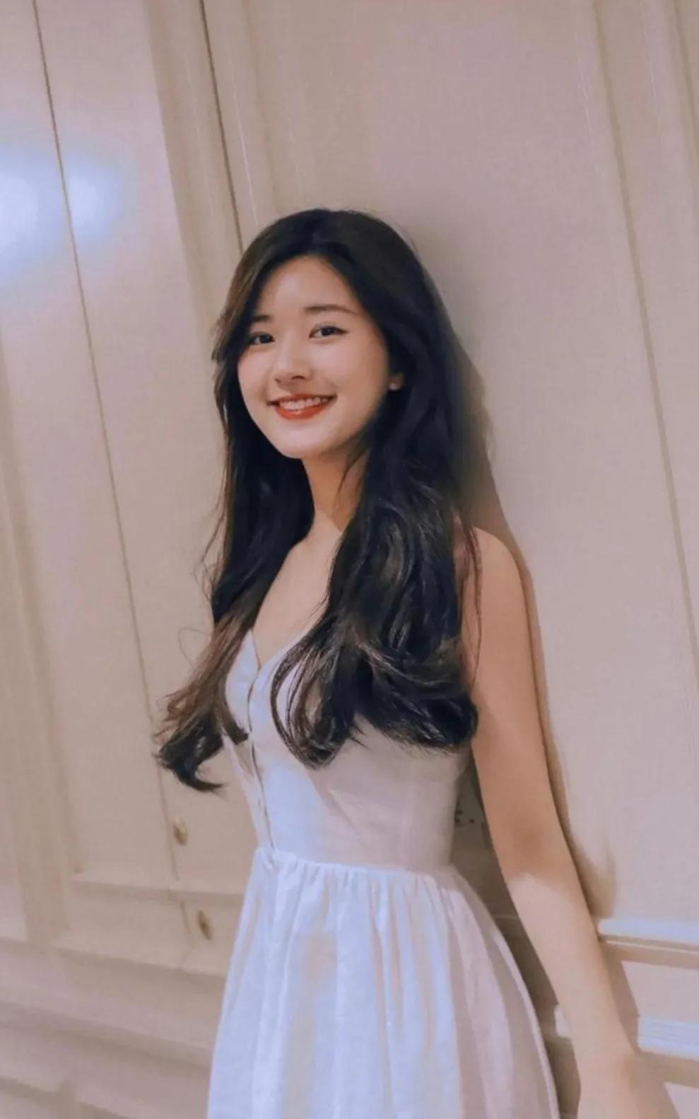 性感妩媚 魅力逼人 赵露思 美图写真