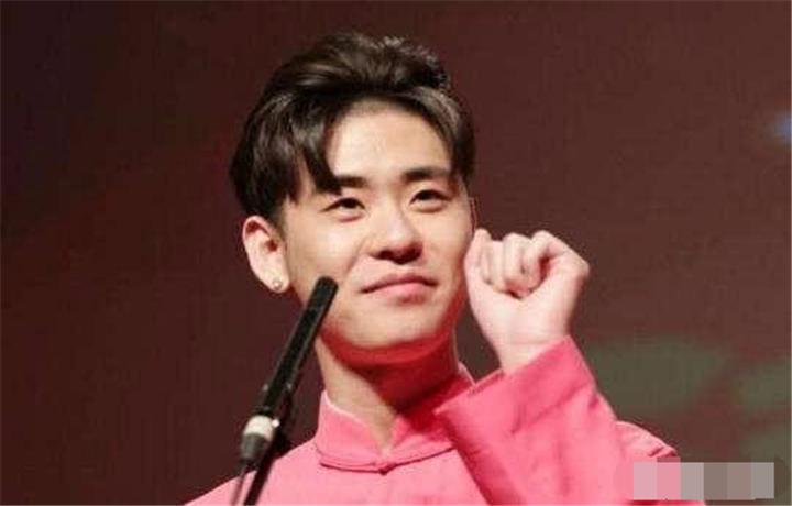 张云雷坠楼事件(张云雷怎么从南京站摔下去的)