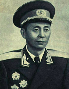 ​开国将军为避免家族成“新地主”，故意不准儿子参军，女儿读高中
