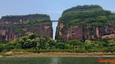 ​龙虎山地理位置在哪   龙虎山位于哪里