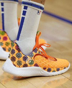 ​吉米巴特勒最爱上脚驭帅13䨻缓震科技篮球鞋？NBA赛季战靴合集
