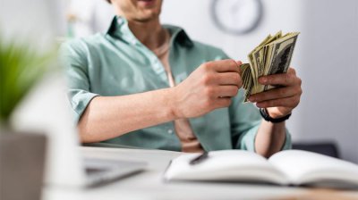 ​在网上怎么赚钱（网上赚钱的 10 种方法）