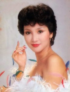 ​狄波拉个人资料（传奇港姐狄波拉：和赌王纠缠，甩富豪嫁谢贤，离异再嫁小10岁