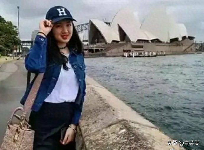 华为任正非小女儿姚安娜火了，一袭黑色高叉礼服颠倒众生，真美！