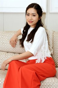 ​张末个人资料：她是导演张艺谋女儿，她憎恨巩俐，两度嫁外国人