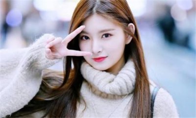 ​王怡人不跪拜事件是怎么回事 王怡人遭排挤了吗