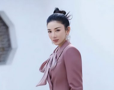 ​黄奕发文回应官宣恋情(黄奕发文官宣自己谈恋爱了，姐也有小男友了)