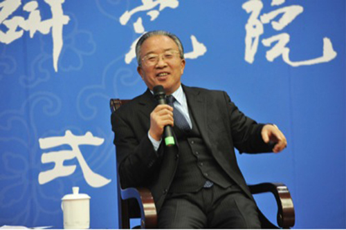 戴秉国简历