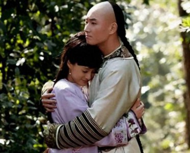 ​看了果郡王的采访才知道，甄嬛传还有一个没拍出来的结局