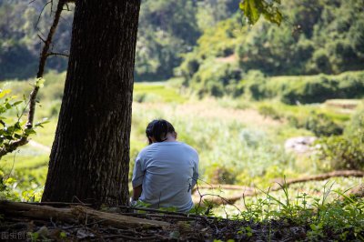 ​性格孤僻是什么原因造成的（轻微自闭症十七个症状）