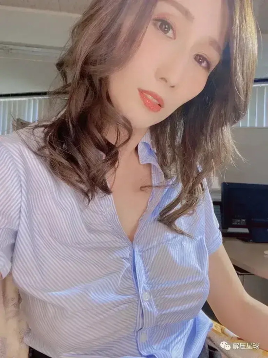 日本京香老师Julia高清美图合集，轻熟女路线的王者！