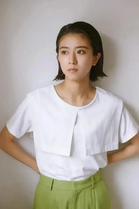 不拘小节的岛国美女：黑岛结菜