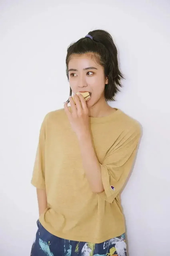 不拘小节的岛国美女：黑岛结菜