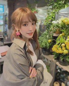 ​从女胖纸逆袭成为击败三上悠亚的新人王-桃乃木香奈