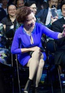​蔡明的身材如何（蔡明的个人资料分享含身高体重三围）