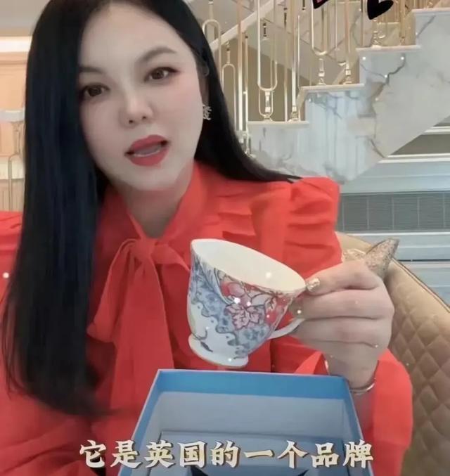 李湘辟谣1560元出售二手毛巾 怒怼黑粉胡说八道 