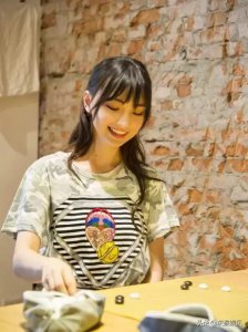 ​黑嘉嘉身高多少（黑嘉嘉身高体重介绍）