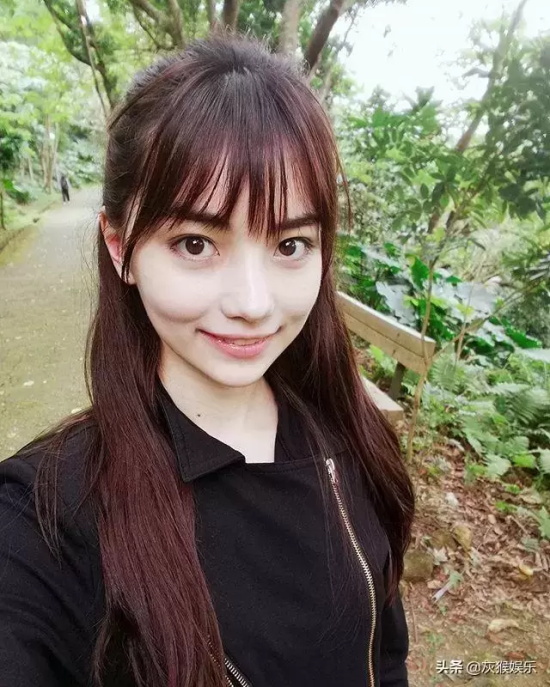 黑嘉嘉身高多少（黑嘉嘉身高体重介绍）