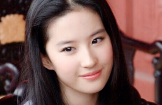 李嘉欣和刘亦菲谁更漂亮 她们不是一个时代的角色