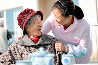 ​老年公寓养老院多少钱()