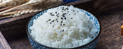 ​大米泡一夜再蒸米饭可以吗 大米泡一夜再蒸米饭可以吗有毒吗