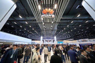 ​直击 MWC：5G-A 强势霸屏，AI 赋能终端忙