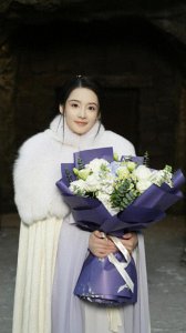 ​李沁被某短剧P黑白照，工作室发声明