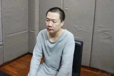 ​在主播“嗲嗲”的呼唤声中 这名国企领导迷失了自我