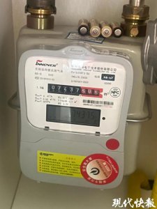 ​换新表后燃气费异常猛涨？南京一居民因费用翻倍准备将气表送检