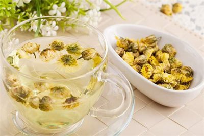 ​菊花茶的正确冲泡方式 夏季喝菊花茶好吗