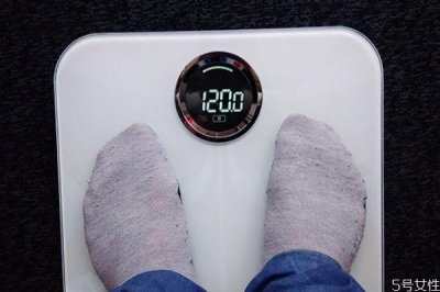 ​冬天体重为什么比较重 冬天体重增加多少正常