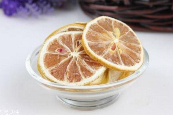 干柠檬片泡水的方法 干柠檬片泡水的功效和作用