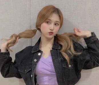 ​韩国女团成员被曝当陪酒女，宣传照流出风格大变，本人承认了
