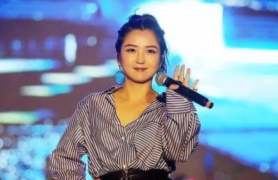 ​何洁（中国内地流行女歌手、影视演）