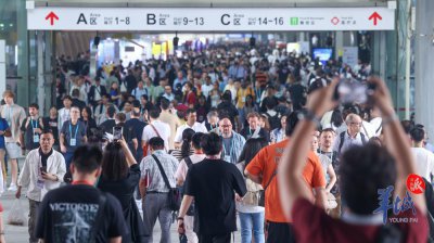 ​广交会“会场效应”持续走高，场内场外国际买手“扫货”忙