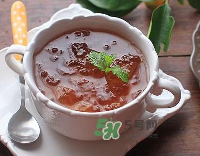 桃胶适合什么人吃？吃桃胶会上火吗？