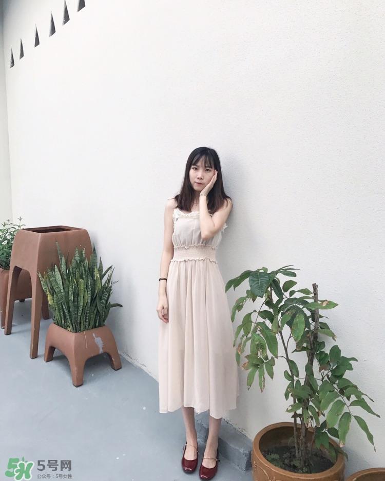怎么穿衣显瘦脱了有肉