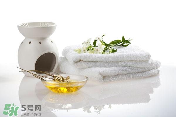 温水毛巾卸妆法 修复期精准卸妆方法