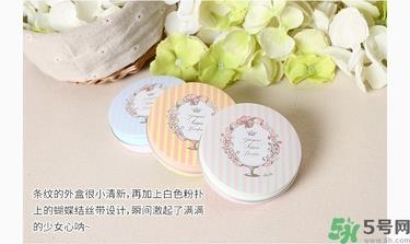 club出浴素颜晚安粉饼真假辨别图 club晚安粉真假对比