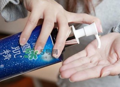 ​雪肌精化妆水适合秋天用吗_雪肌精化妆水秋天可以用吗