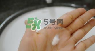 菲诗小铺樱桃泡沫洁面膏怎么样_菲诗小铺樱桃泡沫洁面好用吗
