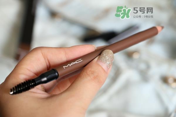 mac眉笔怎么转？mac眉笔转不出来?