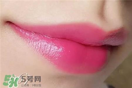娇兰小黑裙口红哪个颜色好看?娇兰小黑裙口红怎么样?