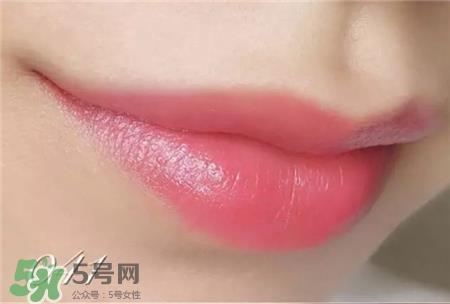 娇兰小黑裙口红哪个颜色好看?娇兰小黑裙口红怎么样?