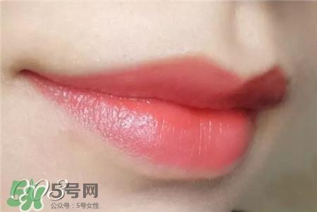娇兰小黑裙口红哪个颜色好看?娇兰小黑裙口红怎么样?