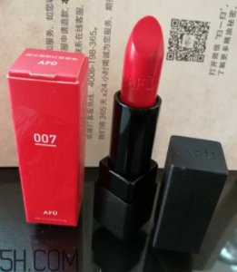 ​阿芙精油之吻唇膏什么香味？好闻吗？